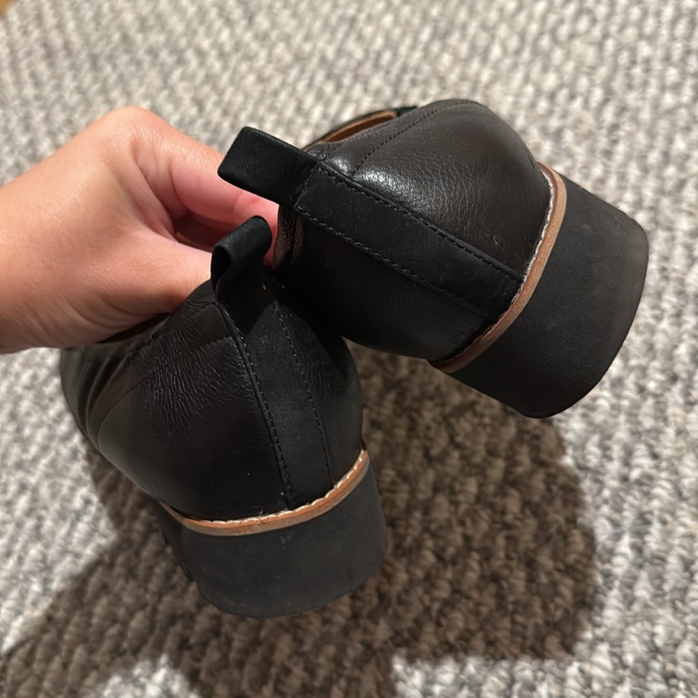 Vionic Black Leather Loafers with Silver Chain Detail - Picture 6 of 7